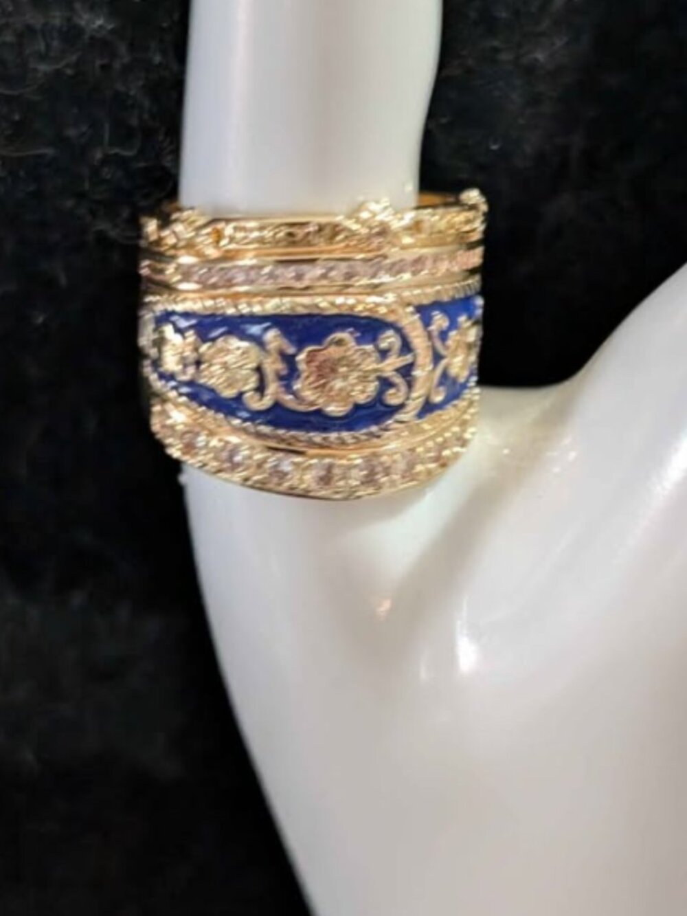 Men's ring blue enamel and gold tone sz 9